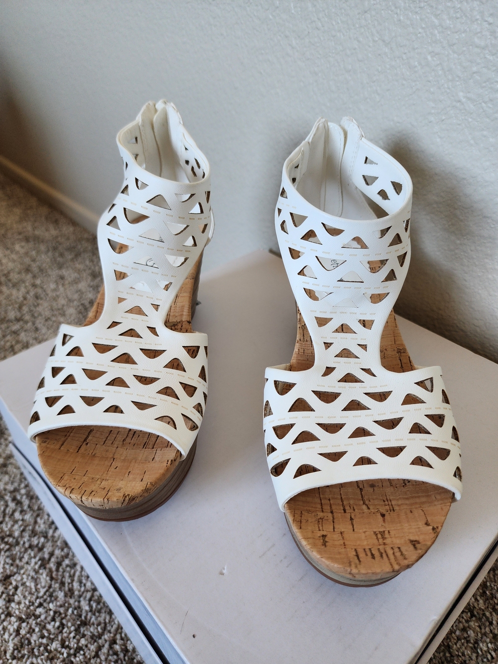Baretraps Miriam White Laser Cut Platform Wedge Sandals 7M